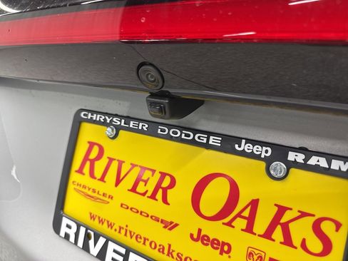 New 2026 Chrysler Pacifica Select image 7