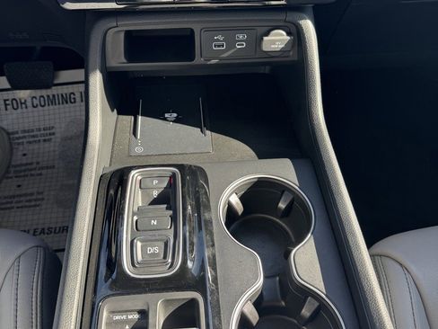 Used 2025 Honda Pilot EX-L image 17