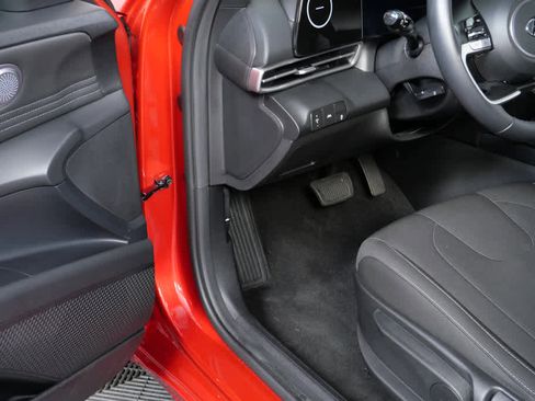 Certified 2023 Hyundai Elantra SEL w/ Convenience Package image 7