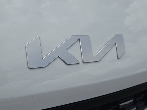 New 2026 Kia Carnival SX image 4