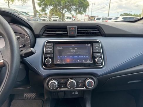 Used 2025 Nissan Versa SV FWD image 23