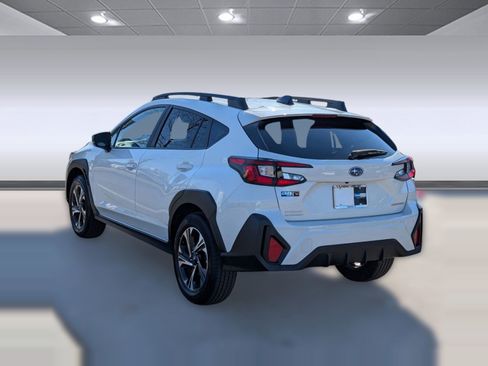 Used 2024 Subaru Crosstrek 2.0i Premium image 3