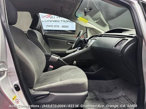 Used 2013 Toyota Prius Two image 7