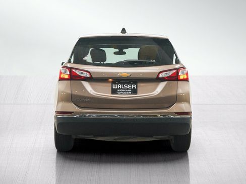 Used 2018 Chevrolet Equinox LS FWD image 4