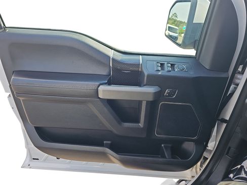 Used 2019 Ford F150 Raptor w/ Equipment Group 802A Luxury AWD/4WD image 23
