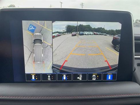 Used 2022 Chevrolet Tahoe RST w/ Luxury Package AWD/4WD image 19