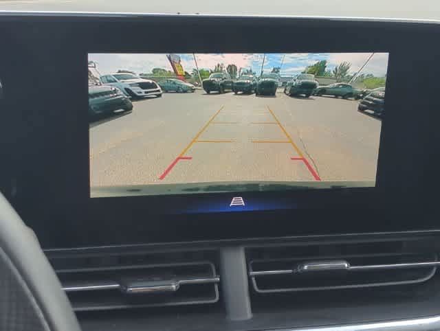 Used 2025 Chevrolet Trax LT FWD image 28