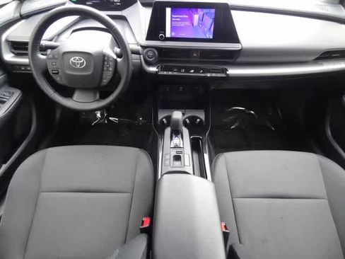 Used 2025 Toyota Prius LE FWD image 10