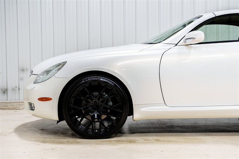 Used 2005 Lexus SC 430 Convertible RWD image 3
