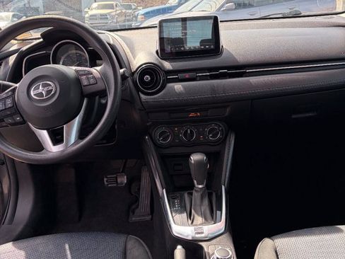 Used 2016 Scion iA FWD image 12