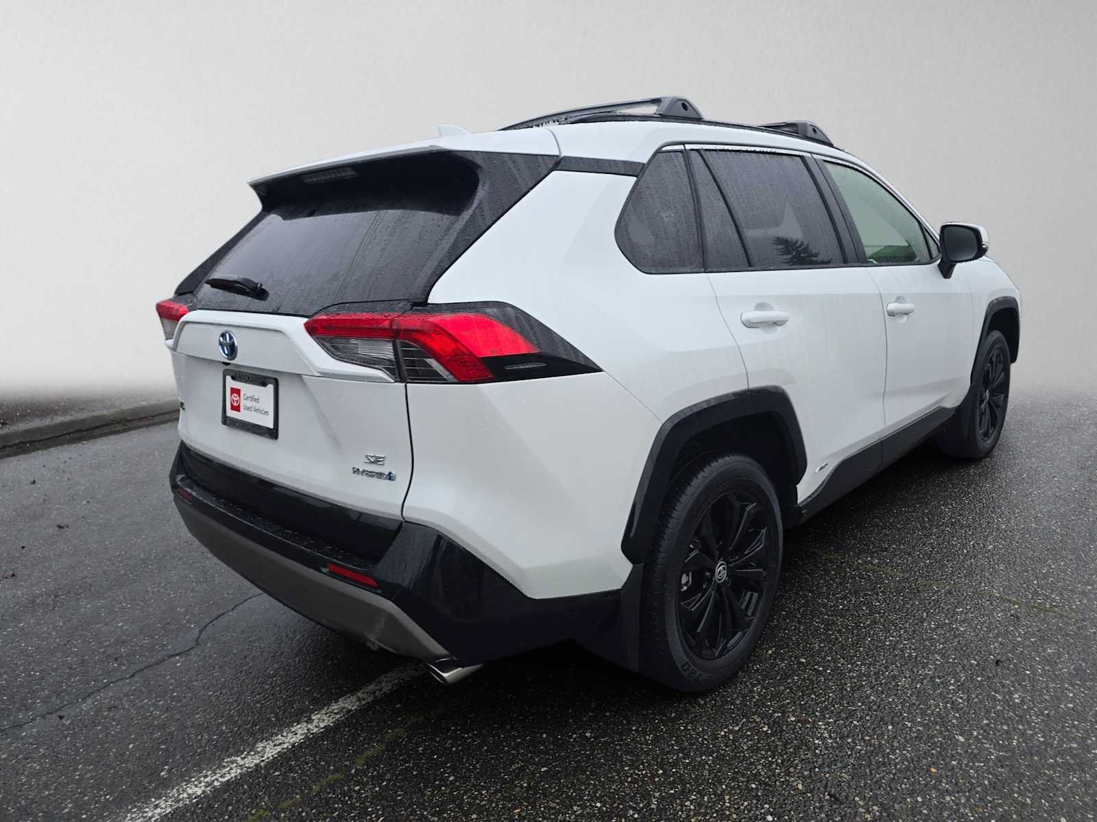 Used 2024 Toyota RAV4 SE w/ Convenience Package AWD/4WD image 3