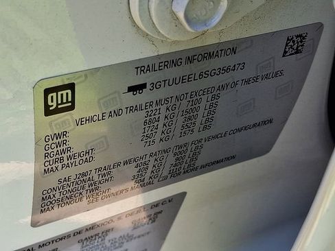 Used 2025 GMC Sierra 1500 AT4 image 23