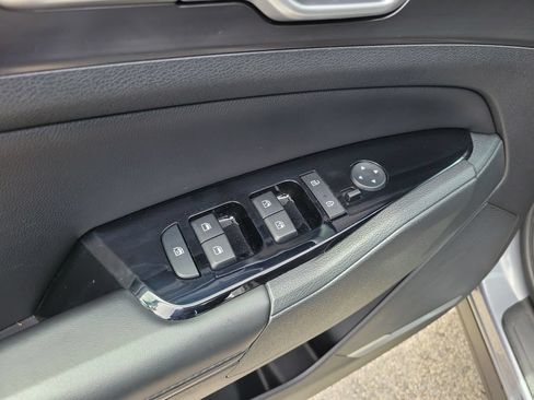 Certified 2024 Kia Sportage EX FWD image 18