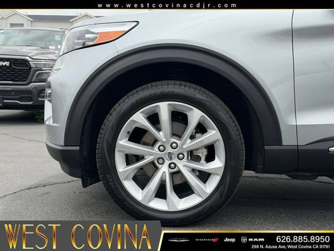 Used 2024 Ford Explorer Platinum w/ Technology Package AWD/4WD image 11