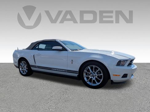 Used 2011 Ford Mustang Premium w/ 202A Rapid Spec Order Code image 3