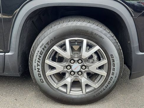 Used 2023 GMC Acadia SLE w/ Driver Convenience Package FWD image 8