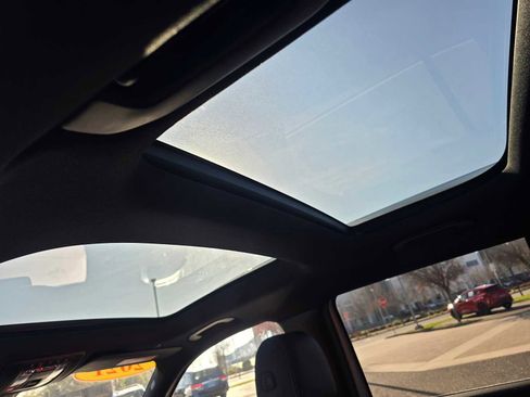 Used 2021 Mercedes-Benz GLB 250 4MATIC image 22