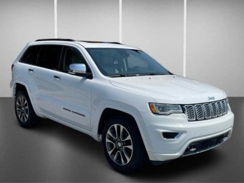 Used 2017 Jeep Grand Cherokee Overland w/ Jeep Active Safety Group RWD image 3