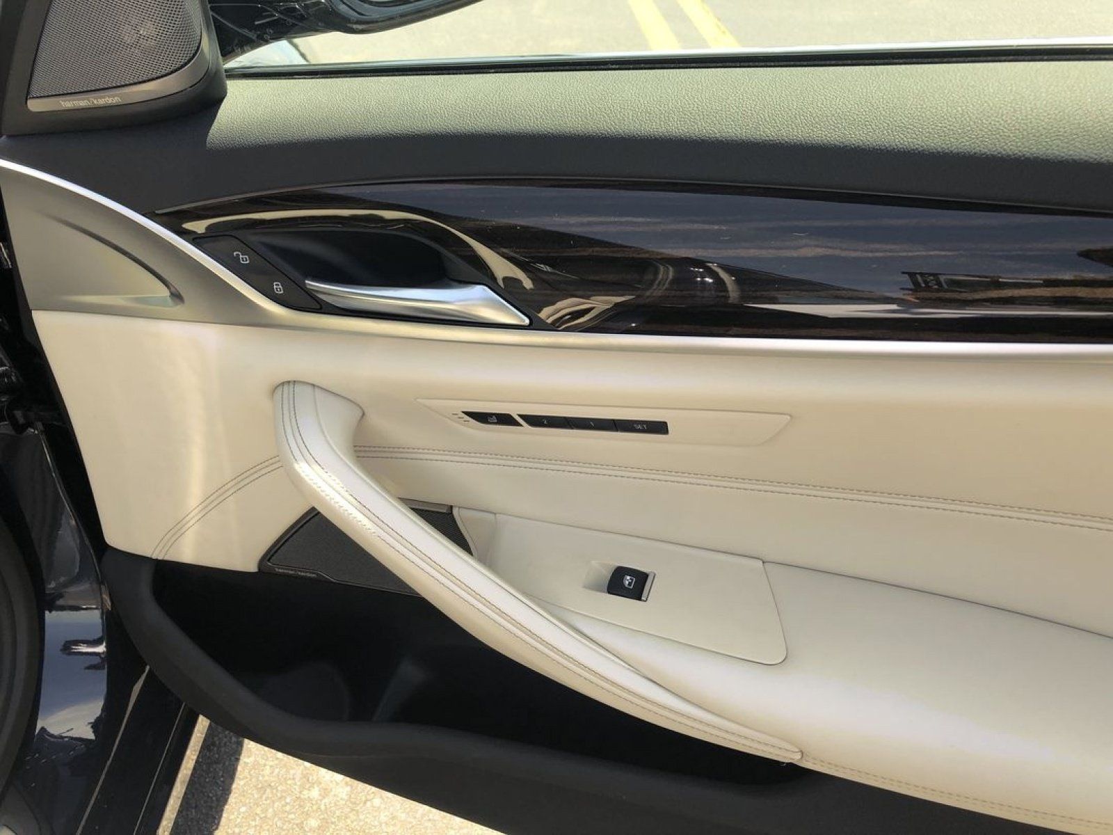 Used 2017 BMW 540i RWD image 44