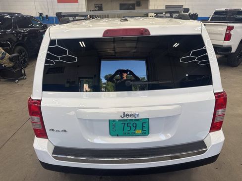 Used 2011 Jeep Patriot Latitude w/ Sun/Sound Group AWD/4WD image 6