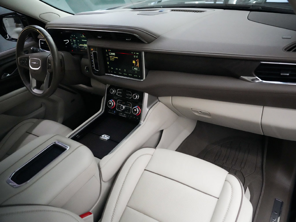 Used 2023 GMC Yukon XL Denali w/ Advanced Technology Package AWD/4WD image 40