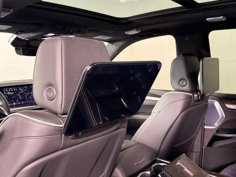 Certified 2025 Cadillac Escalade ESV Sport Platinum AWD/4WD image 24
