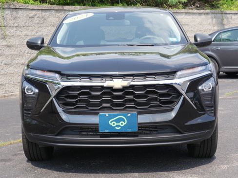 Certified 2024 Chevrolet Trax LS FWD image 2
