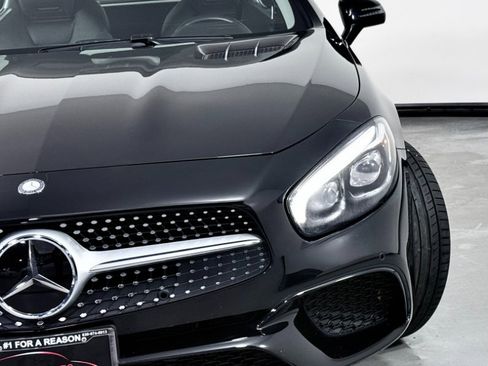 Used 2017 Mercedes-Benz SL 550 image 21