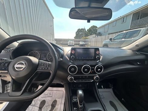 Used 2025 Nissan Sentra S FWD image 11