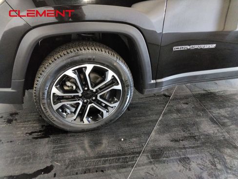 Used 2022 Jeep Compass Limited image 43