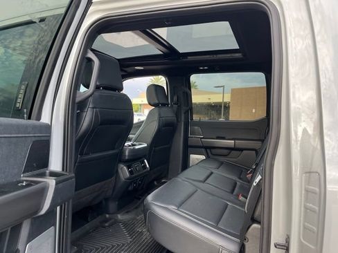 Used 2019 Ford F150 Lariat w/ Equipment Group 502A Luxury AWD/4WD image 14