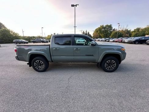 Used 2023 Toyota Tacoma TRD Sport w/ Black Out Package (TMS) AWD/4WD image 2
