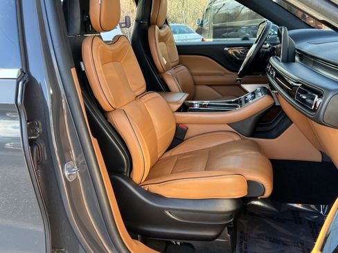 Used 2022 Lincoln Aviator Black Label w/ Dynamic Handling Package image 27