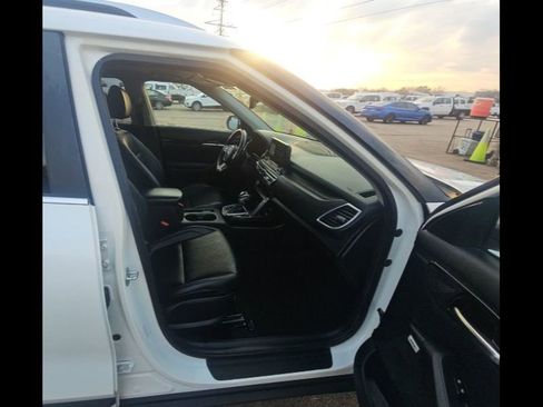 Used 2021 Kia Seltos SX w/ SX Sunroof Package image 16