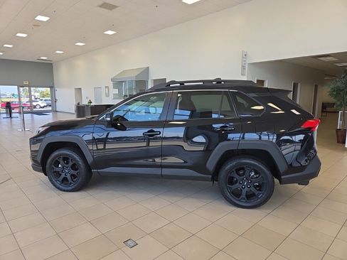 Certified 2022 Toyota RAV4 TRD Off-Road image 9