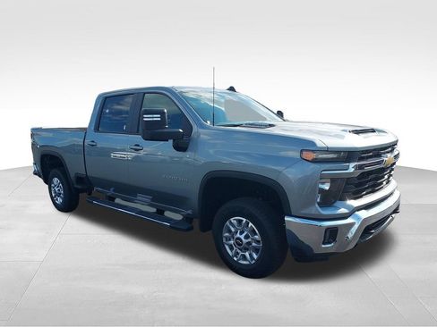 Used 2025 Chevrolet Silverado 2500 LT w/ Convenience Package AWD/4WD image 7