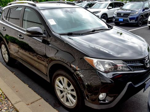 Used 2014 Toyota RAV4 Limited w/ Technology Package AWD/4WD image 14