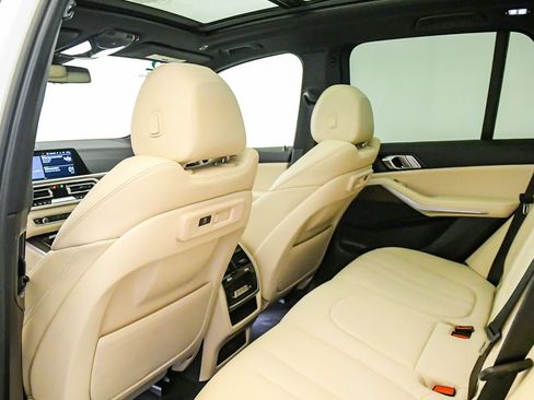 Certified 2022 BMW X5 sDrive40i w/ Premium Package RWD image 18