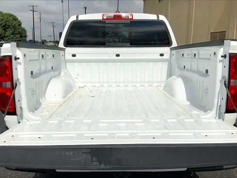 Used 2017 Chevrolet Colorado LT w/ LT Convenience Package RWD image 34
