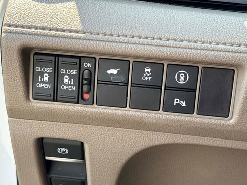 Certified 2024 Honda Odyssey Touring image 34