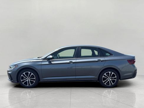 Used 2026 Volkswagen Jetta Sport FWD image 4