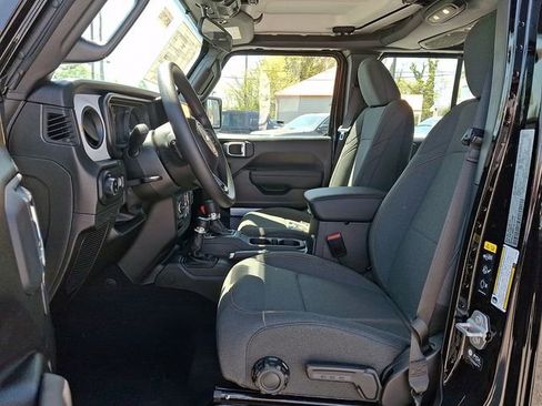 New 2026 Jeep Gladiator Sport image 9