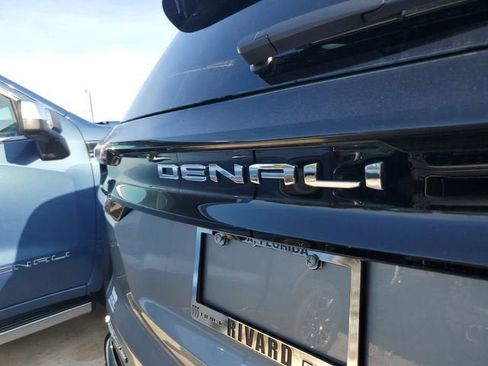 New 2026 GMC Acadia Denali w/ Super Cruise Package FWD image 9