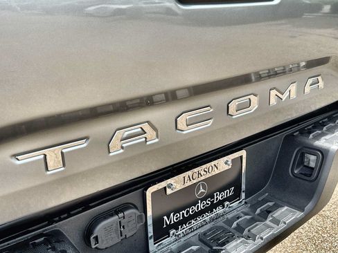 Used 2023 Toyota Tacoma TRD Sport AWD/4WD image 15