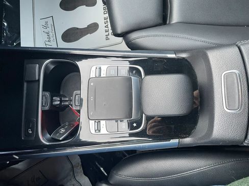 Used 2020 Mercedes-Benz GLB 250 4MATIC image 15