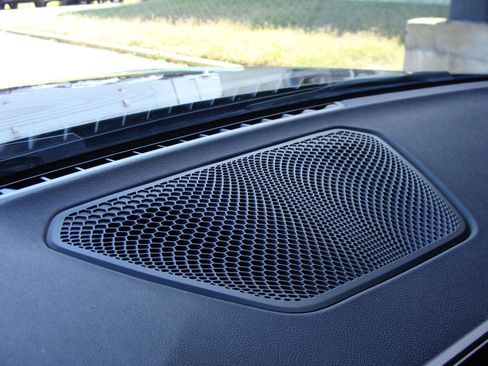 Used 2025 BMW 330i Sedan w/ M Sport Package image 32