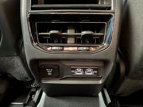 Used 2023 Jeep Grand Cherokee Altitude image 28