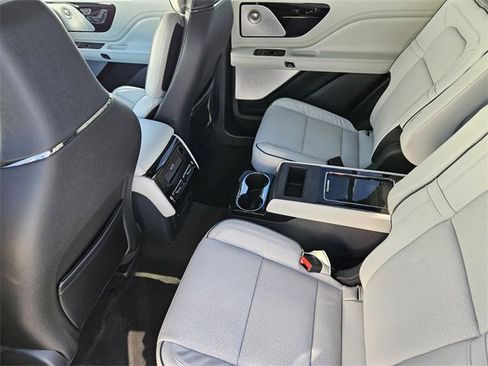 New 2026 Lincoln Aviator Black Label w/ Dynamic Handling Package image 28