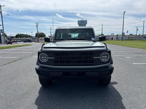 Used 2022 Ford Bronco 2-Door AWD/4WD image 4