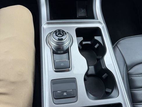 Used 2024 Ford Edge SEL image 24